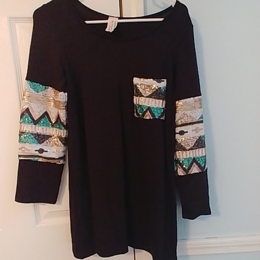 Size S black and sequin blouse